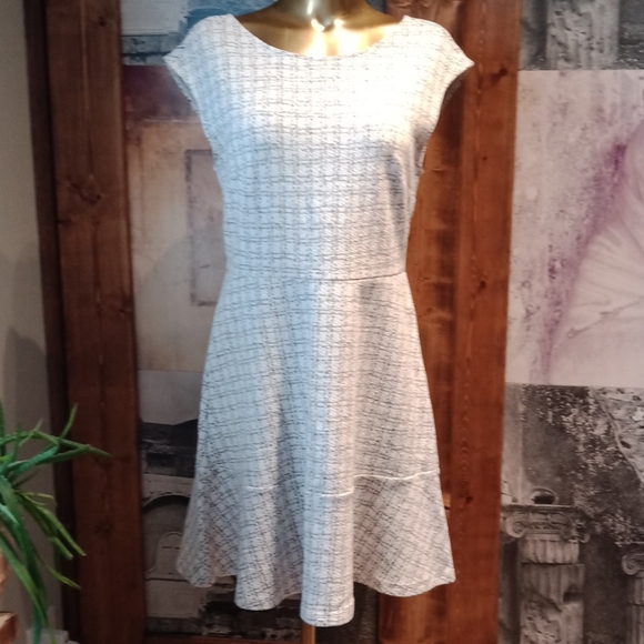 LOFT Dresses & Skirts - LOFT dress